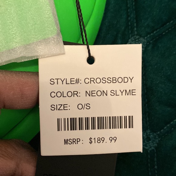 Tote&Carry travel set and Fanny pack - Picture 7 of 11